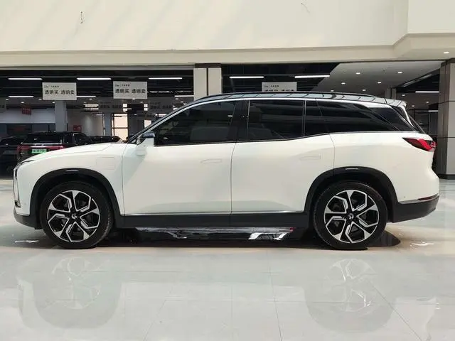 NIO NIO ES8 580KM signature version six seats