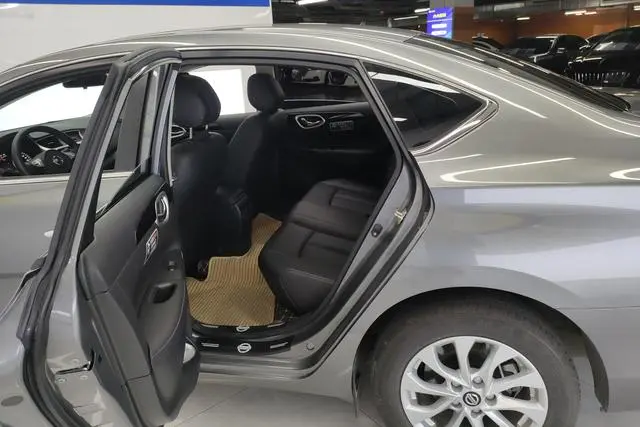 Nissan Xuan Yi Classic 1.6 XL CVT Deluxe Edition
