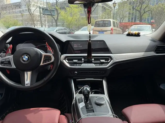 BMW BMW 3 Series Facelift 325Li M sports suit