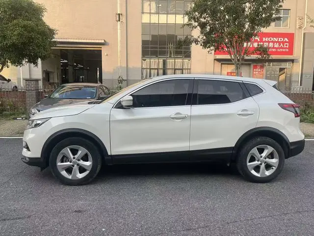 Nissan Qashqai 2.0 L XV Smart Edition