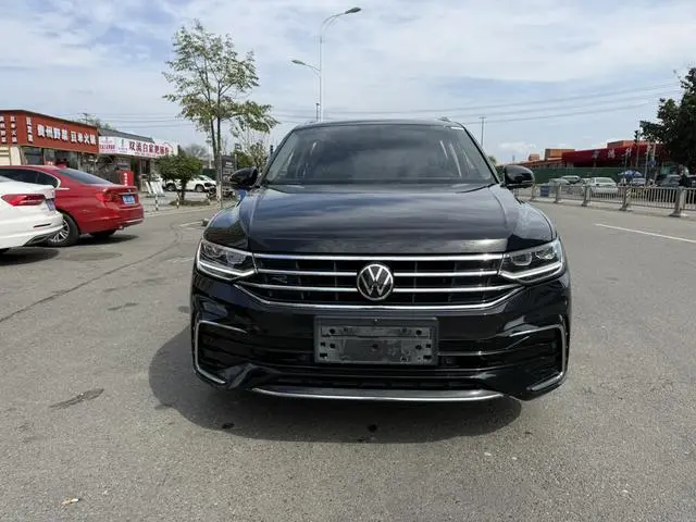 Volkswagen Tiguan L 330TSI two-wheel drive R-Line Premium edition