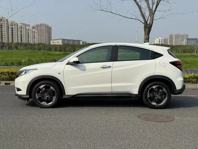 Honda Binzhi 1.8L CVT two-wheel drive pioneer type
