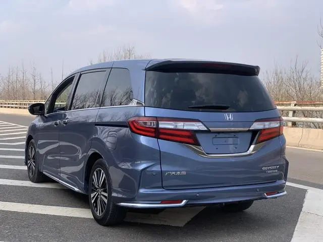 Honda Odyssey 2.0L Sharp*Exclusive Edition