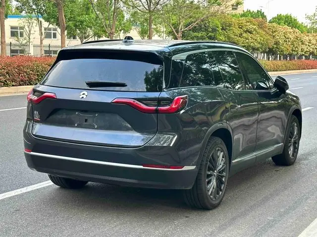 NIO NIO ES8 580KM base version six seats