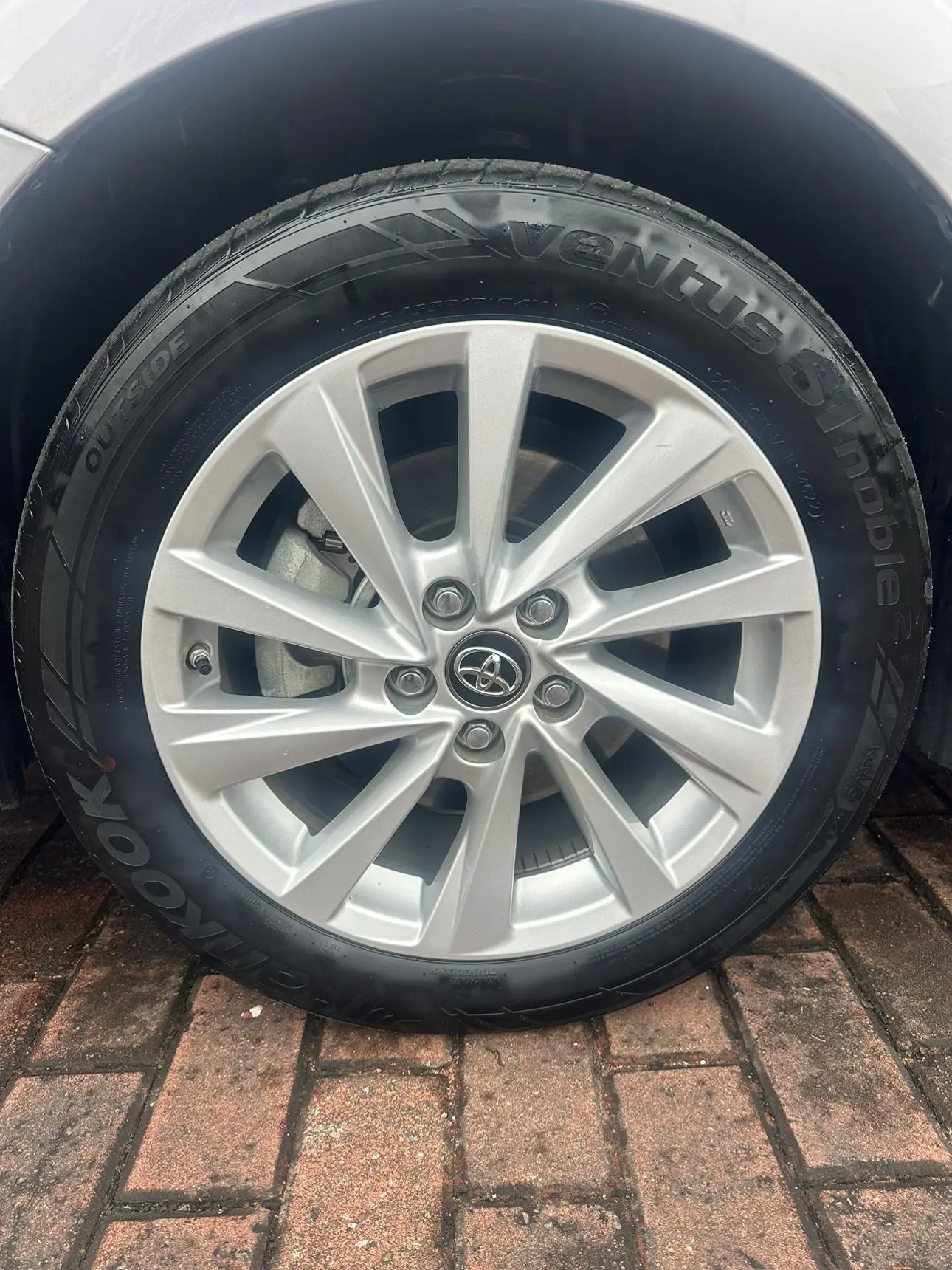 TOYOTA Camry 2.0G Deluxe Edition