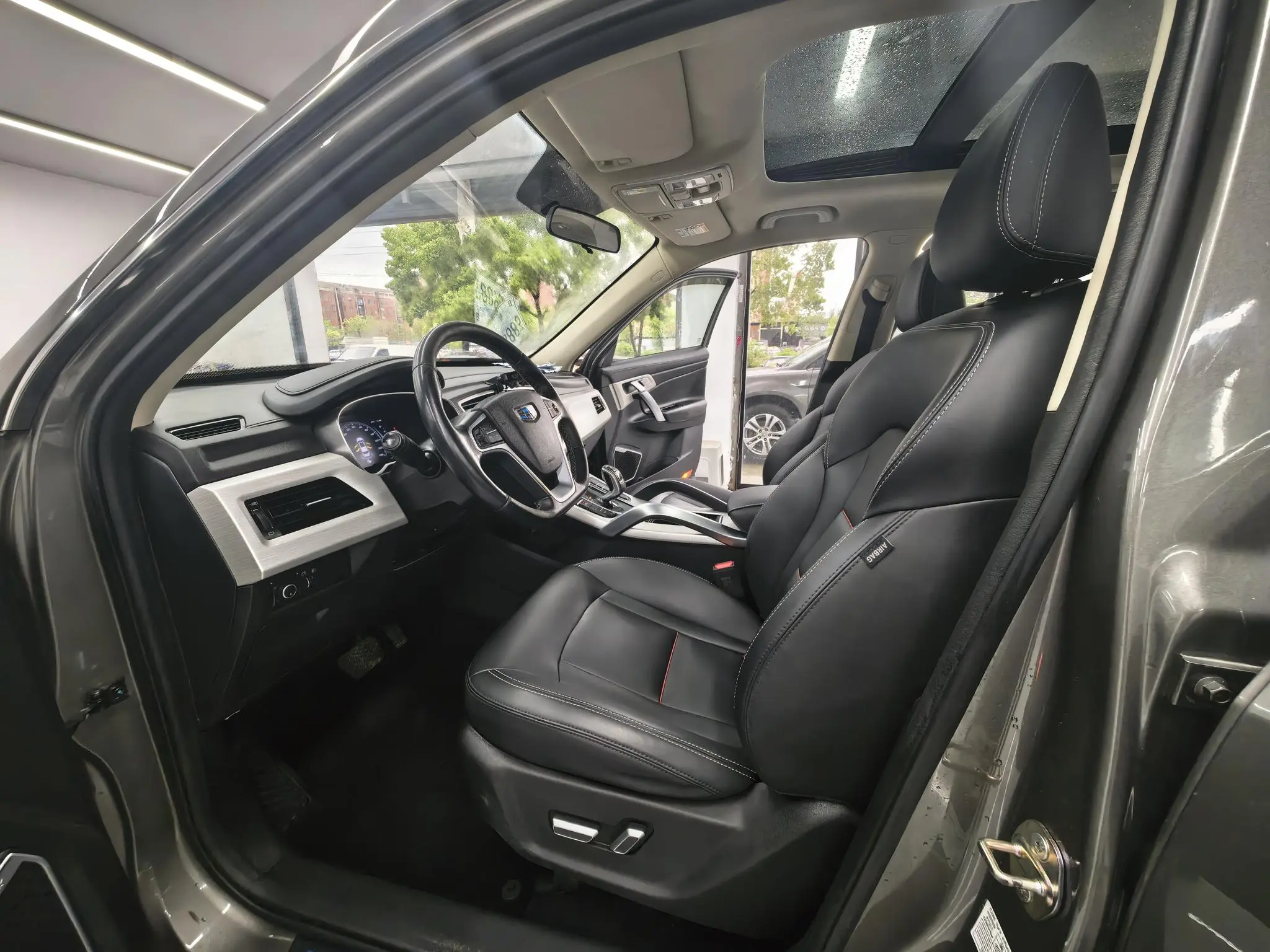 Geely Boyue 1.8TD DCT two-wheel drive intelligent 4G connected version