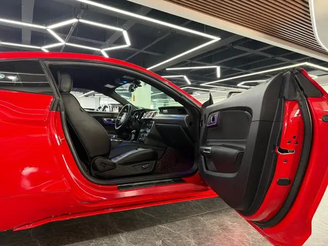 Ford Mustang 2.3T EcoBoost