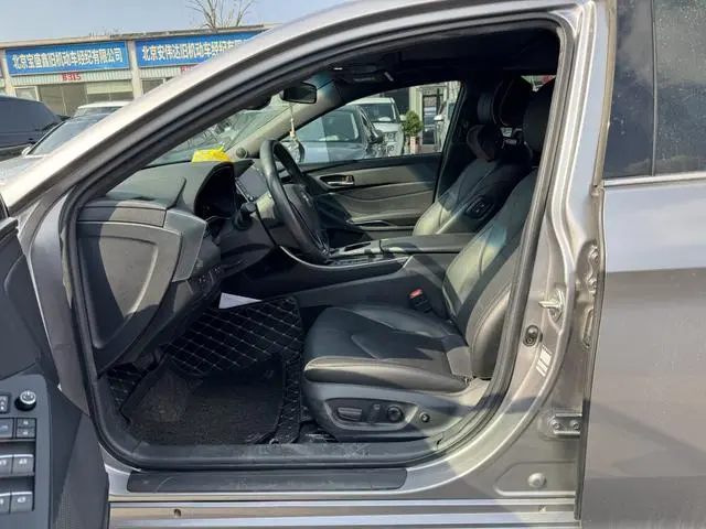 TOYOTA Asian dragon Dual engine 2.5L Deluxe Edition Country VI