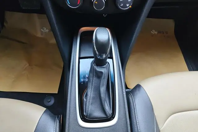 Chevrolet Cruze 320 automatic Enjoy Skylight version