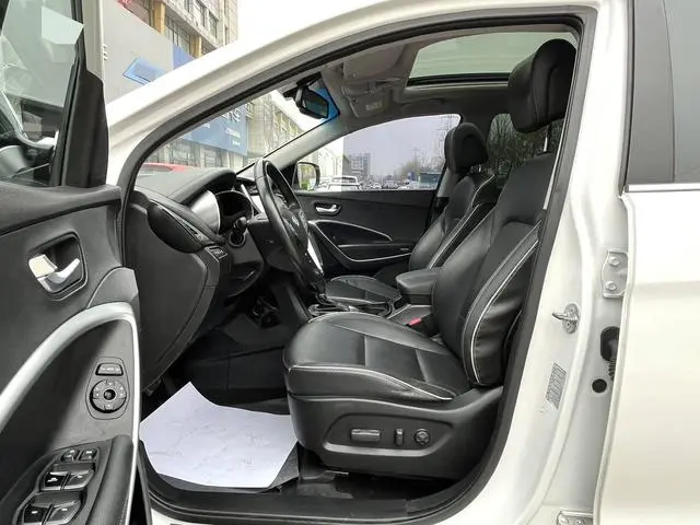 Hyundai Shengda 2.0T automatic two-wheel drive intelligent 7-seater