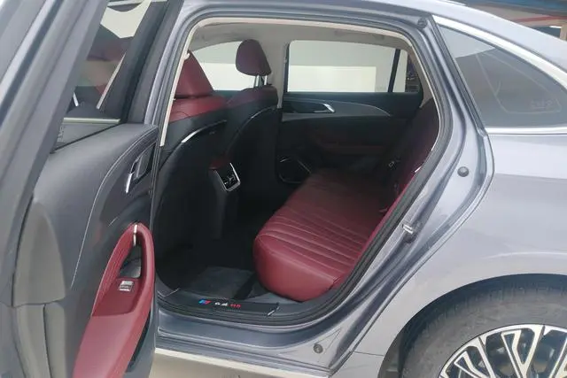 Hongqi Hongqi H5 2.0T Automatic Zhilian Qichang Version