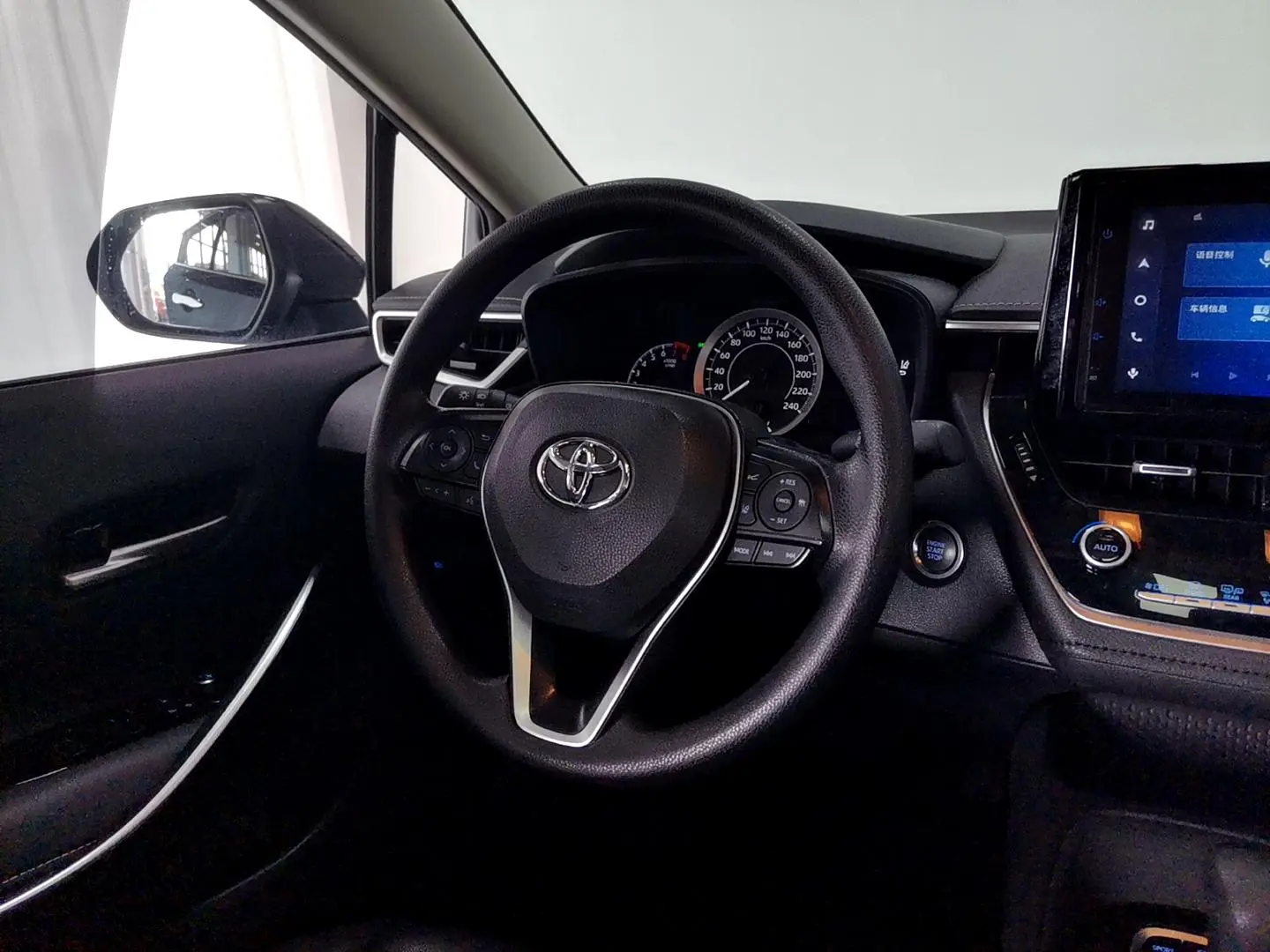 TOYOTA Asian lion 2.0L Premium Edition