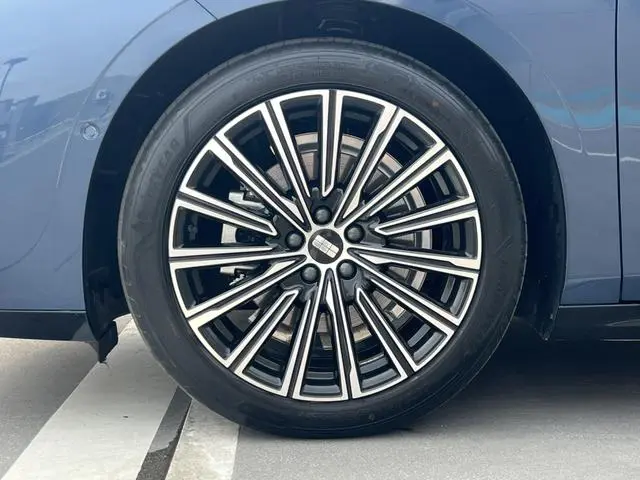 Geely Galaxy Galaxy Sparkle 8 PHEV 130km EM-P Starship Version