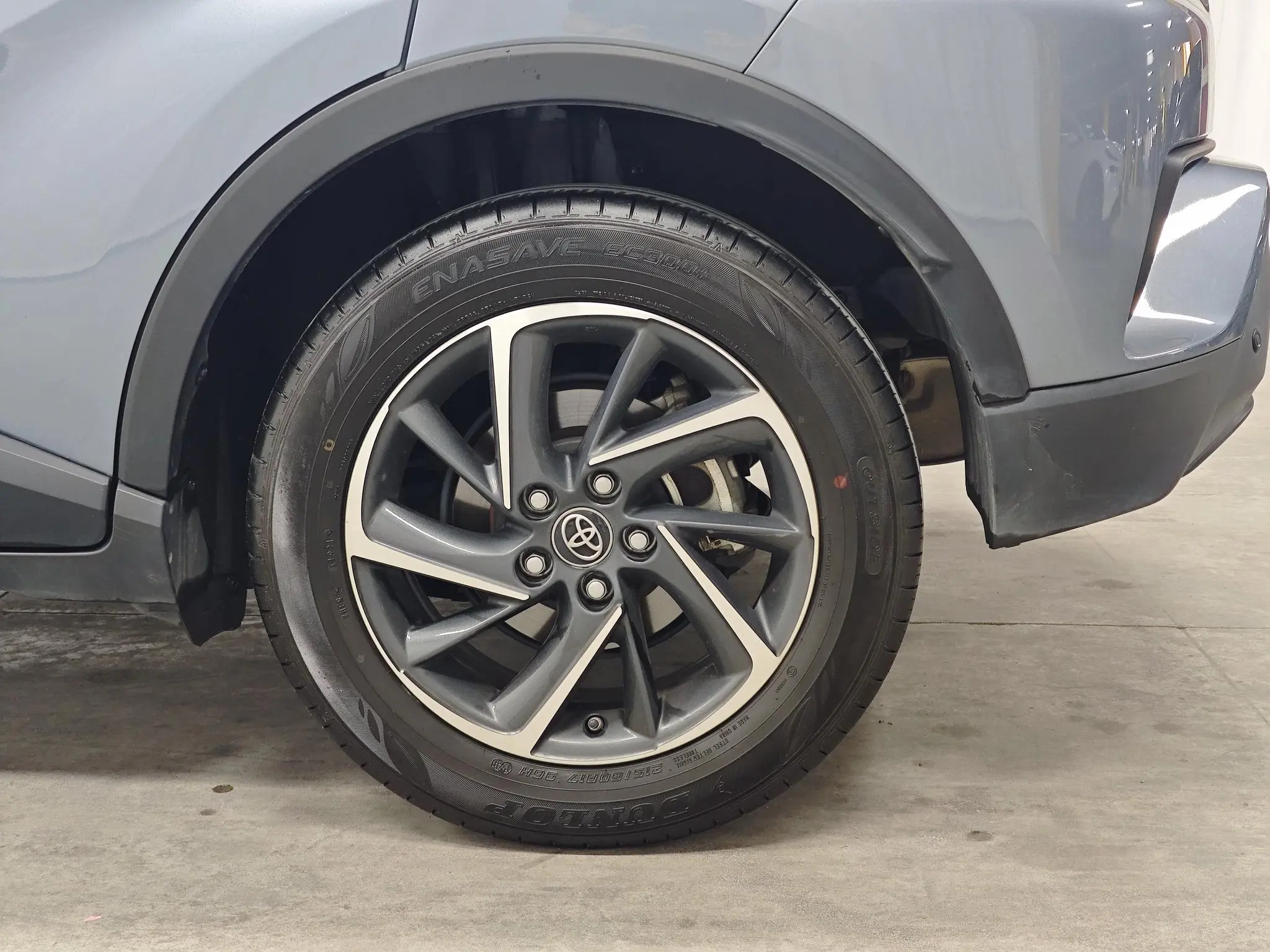 TOYOTA Toyota C-HR 2.0L Deluxe Edition