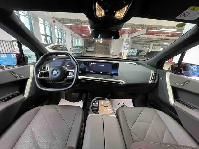 BMW BMW iX xDrive40