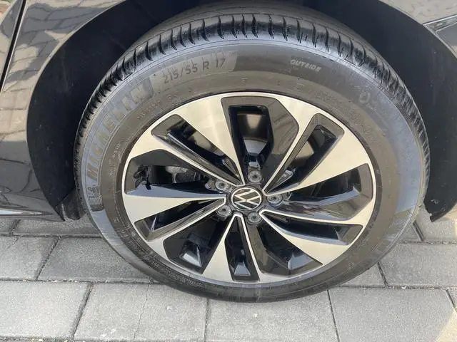 Volkswagen Passat Facelift 280TSI Business Edition