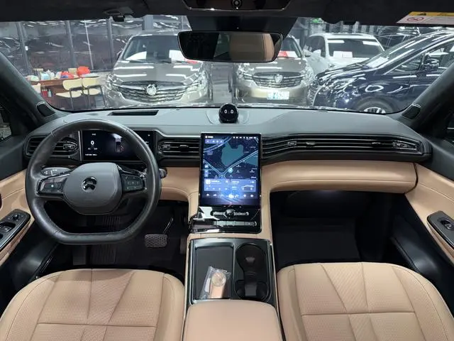 NIO NIO ES8 580KM signature version six seats