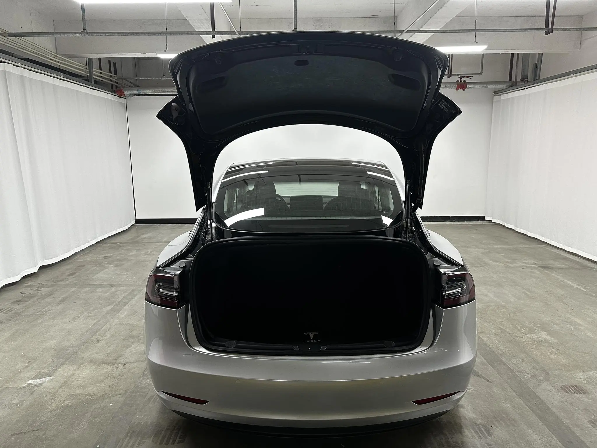 Tesla Model 3 Upgraded version of standard battery life rear drive