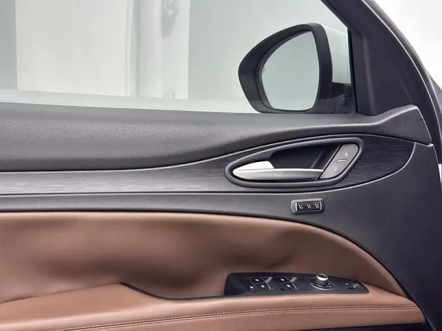 Alfa Romeo Stelvio 2.0T 200HP Elite Edition