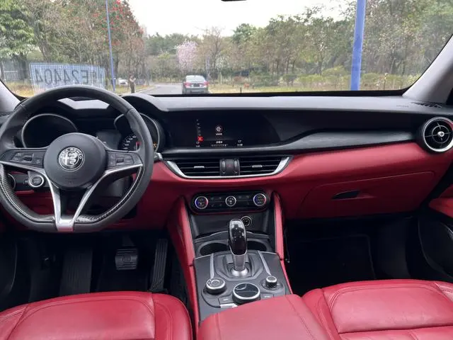 Alfa Romeo Stelvio 2.0T 200HP Elite Edition