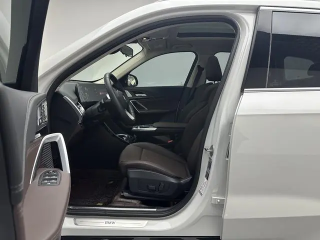 BMW BMW X1 sDrive25Li X design set