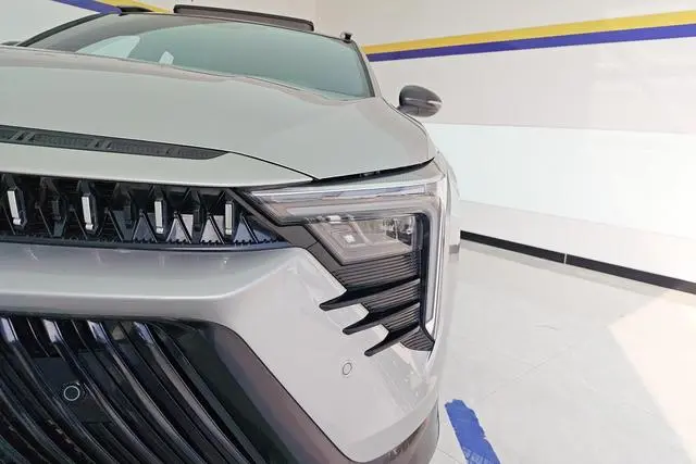 FAW Pentium B70S 1.5T hot-blooded knight