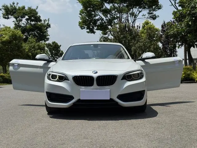 BMW BMW 2 Series (imported) 220i sports design suit