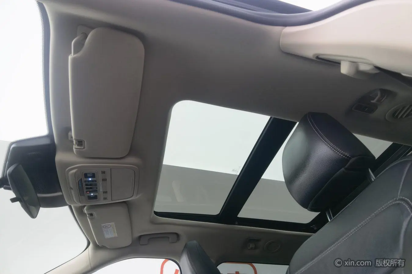 Ford Explorer EcoBoost 285 rear drive Fashion Edition 7 seats