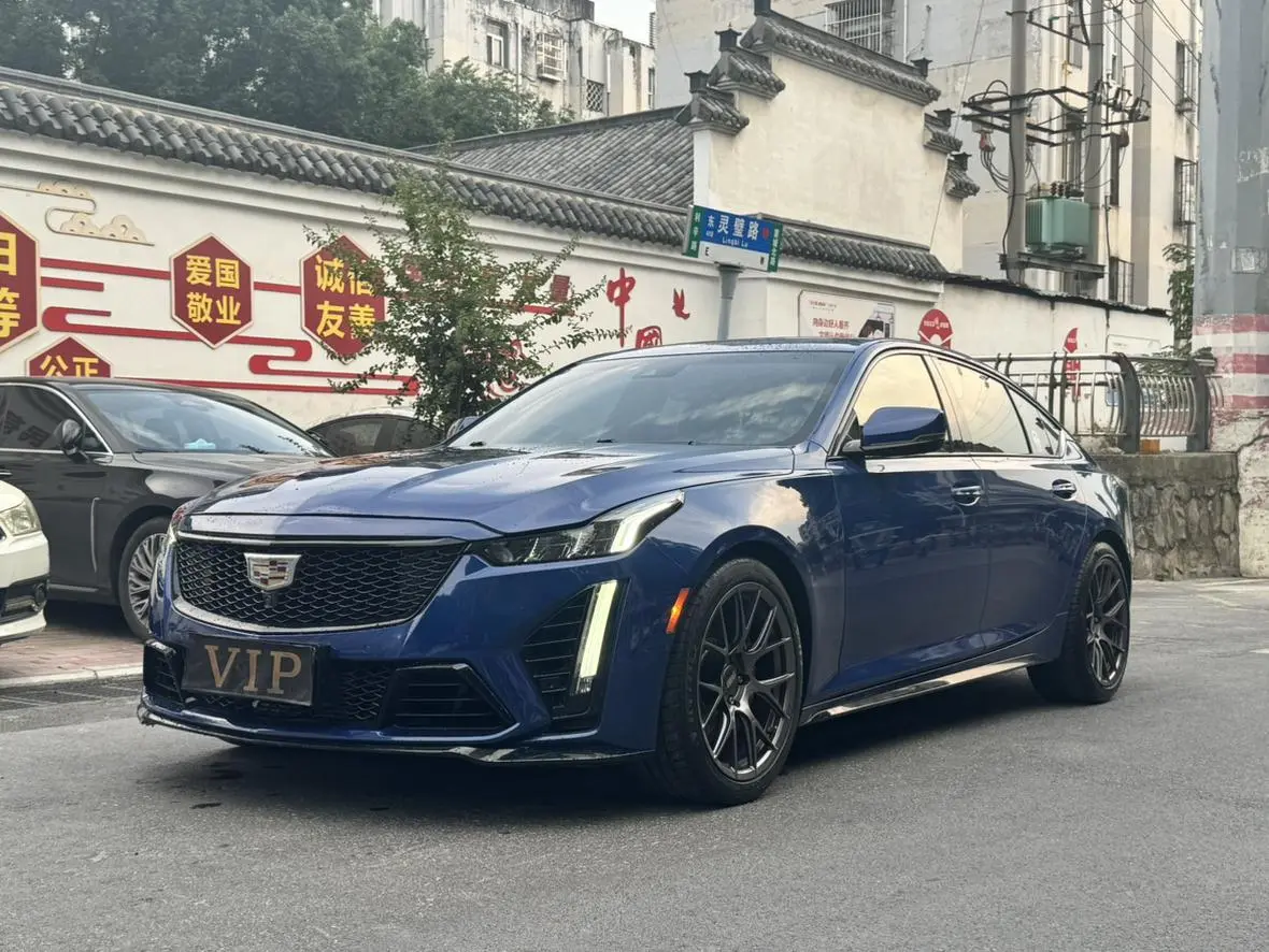 Cadillac Cadillac CT5 28T platinum sporty