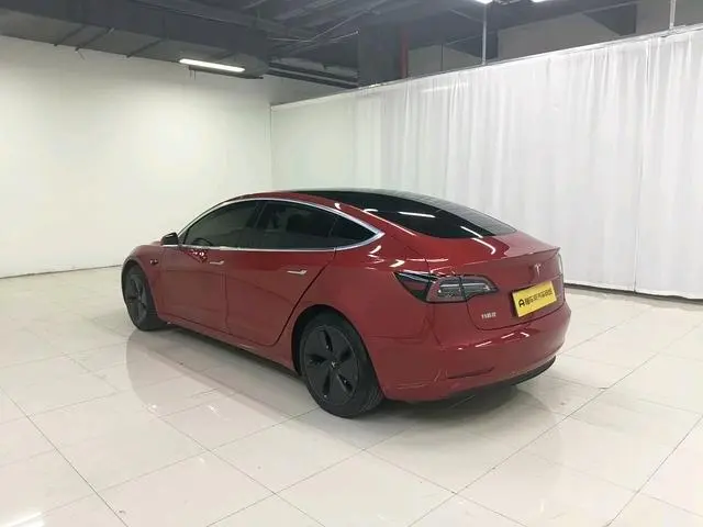 Tesla Model 3 Upgraded version of standard battery life rear drive