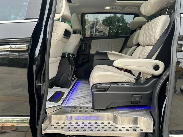 Honda Ai Lishen 2.0L e: HEV Deluxe Edition