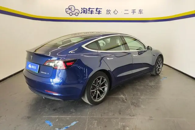 Tesla Model 3 Upgraded version of standard battery life rear drive