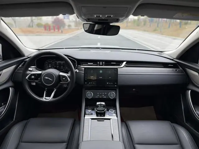 Jaguar Jaguar XFL 2.0T P200 two-wheel drive Elite Deluxe Edition