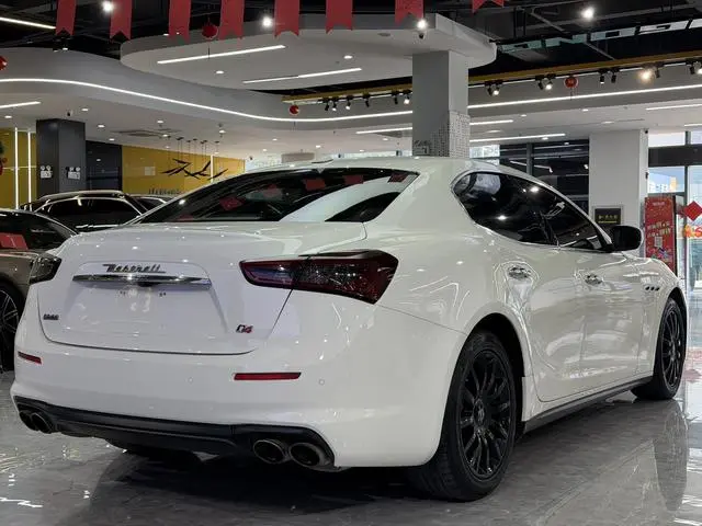 Maserati Ghibli 3.0T Standard Edition
