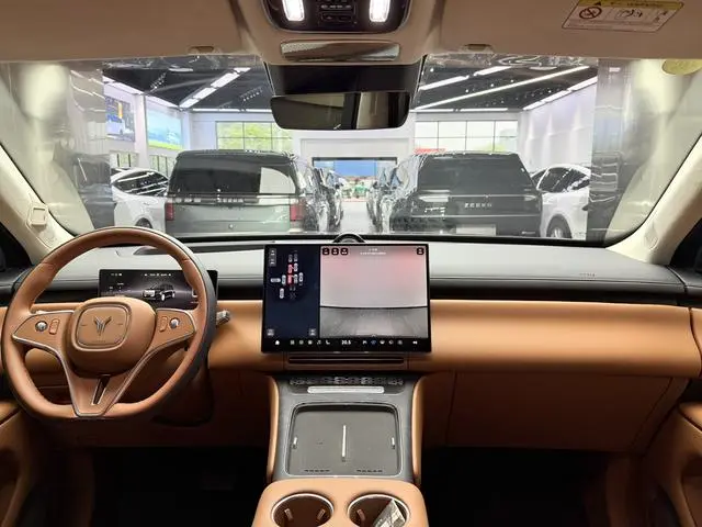VOYAH Lan Tu Taishan Max+ version