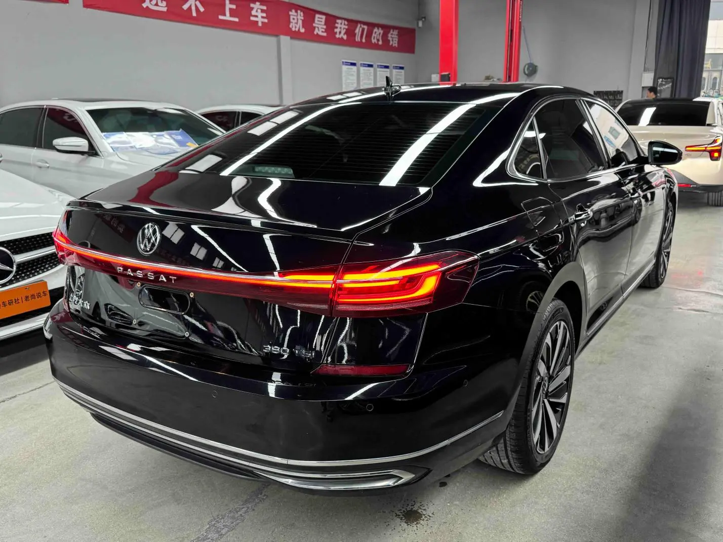 Volkswagen Passat 380TSI Deluxe Edition
