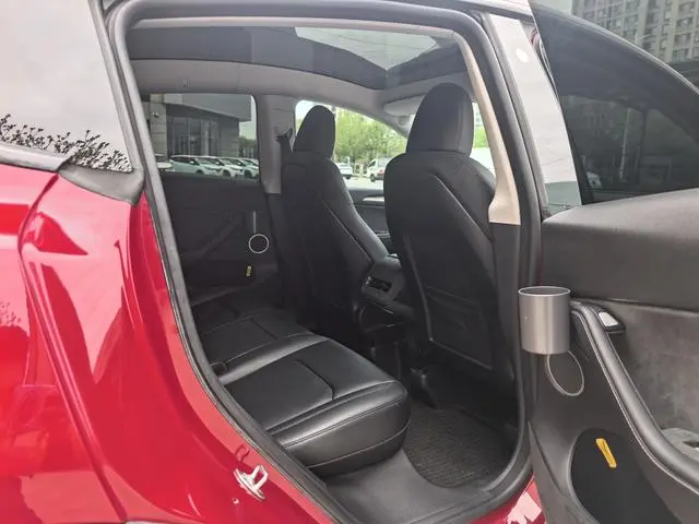 Tesla Model Y Facelifted rear-wheel drive version