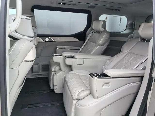 Volvo Volvo EM90 Ultra six seats