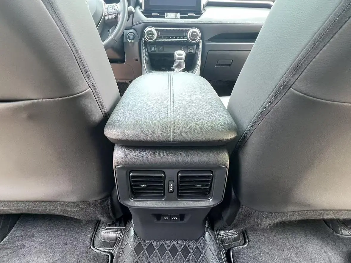 TOYOTA RAV4 Rongfang 2.0L CVT two-wheel drive fashion Plus version