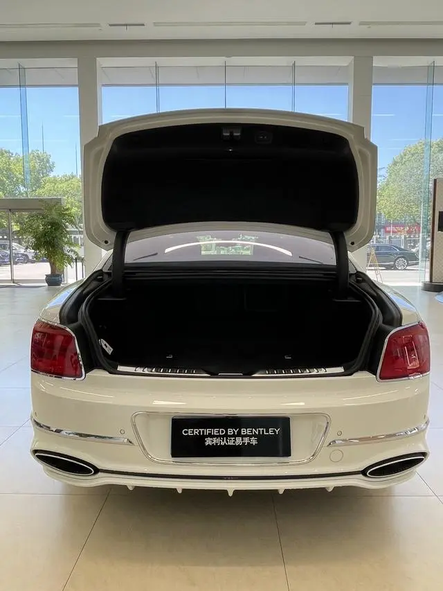 Bentley Flying Spur PHEV 4.0T V8 Mulliner