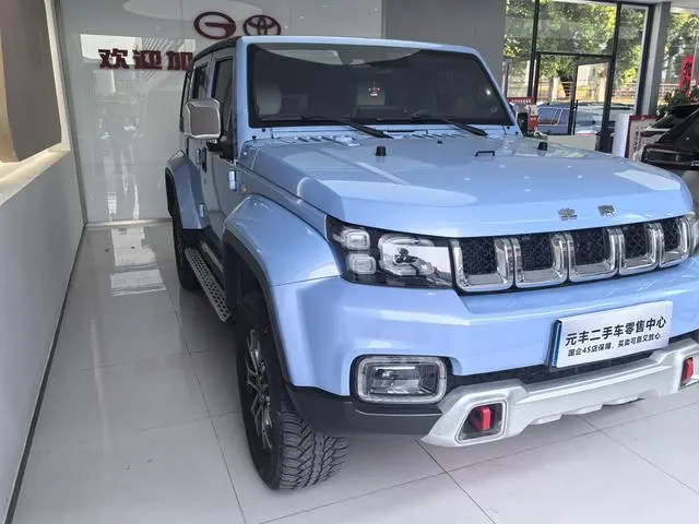 Beijing Beijing off-road BJ40 2.0T automatic four-wheel drive City Hunter edition knight type