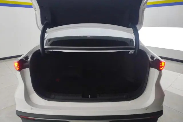 Geely Galaxy Galaxy L6 1.5T DHT 125km Starship