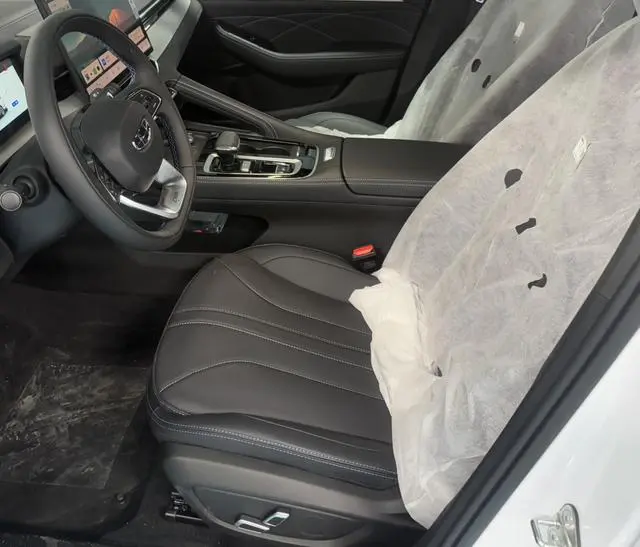 Geely Xingrui 1.5T Dongfang Yao*Rocker Version