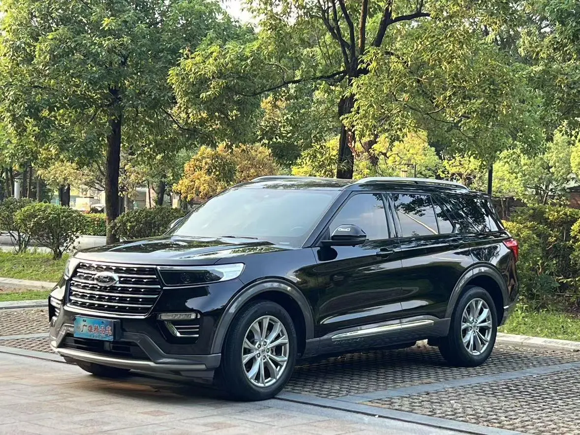 Ford Explorer EcoBoost 285 four-wheel drive fashion version 6 seats