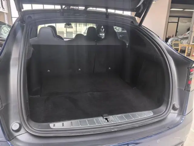 Tesla Model X 75D