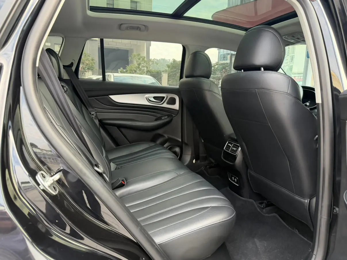 Roewe Roewe RX5 MAX Supreme Series 400TGI Automatic Smart Cockpit Premium Edition