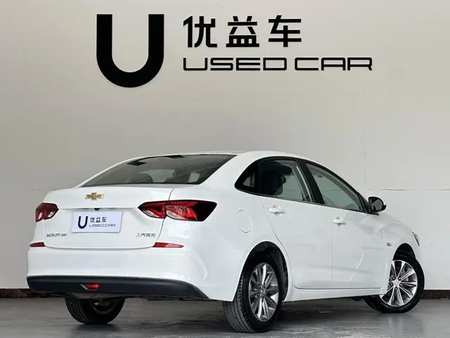 Chevrolet Cruze 320 automatic Enjoy Skylight version