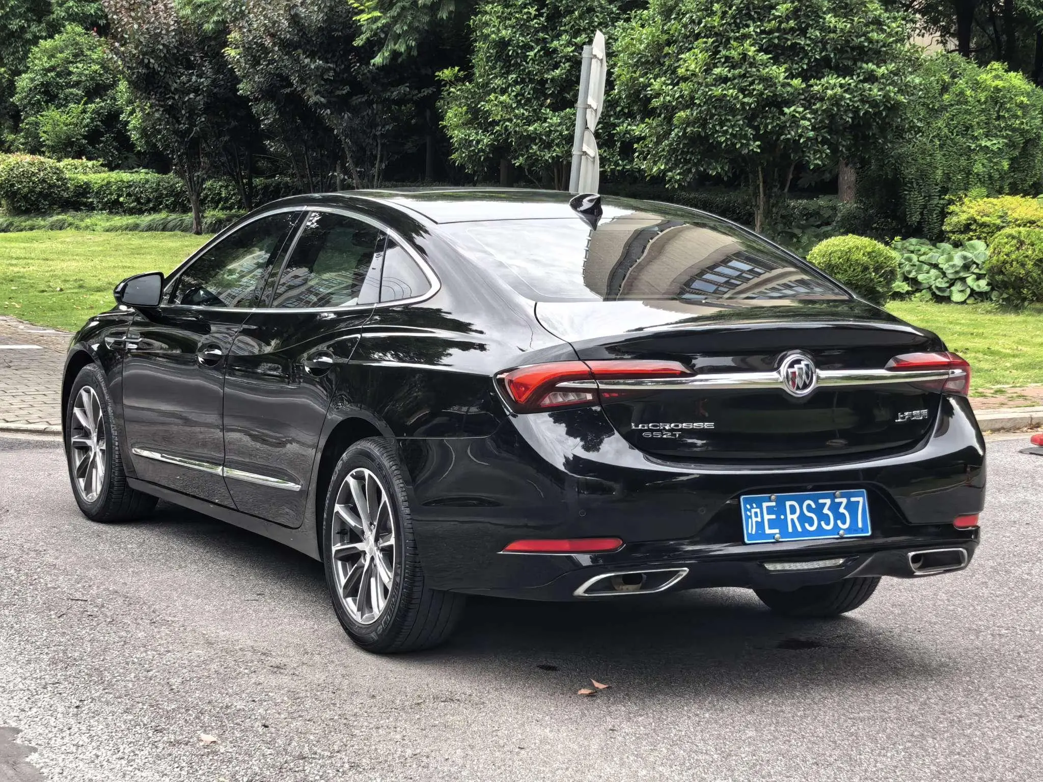 Buick Lacrosse 652T luxury