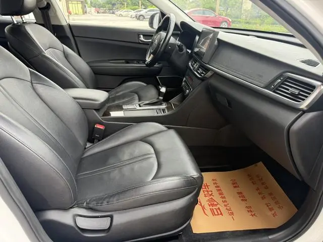 Kia Kia K5 2.0L automatic LUX