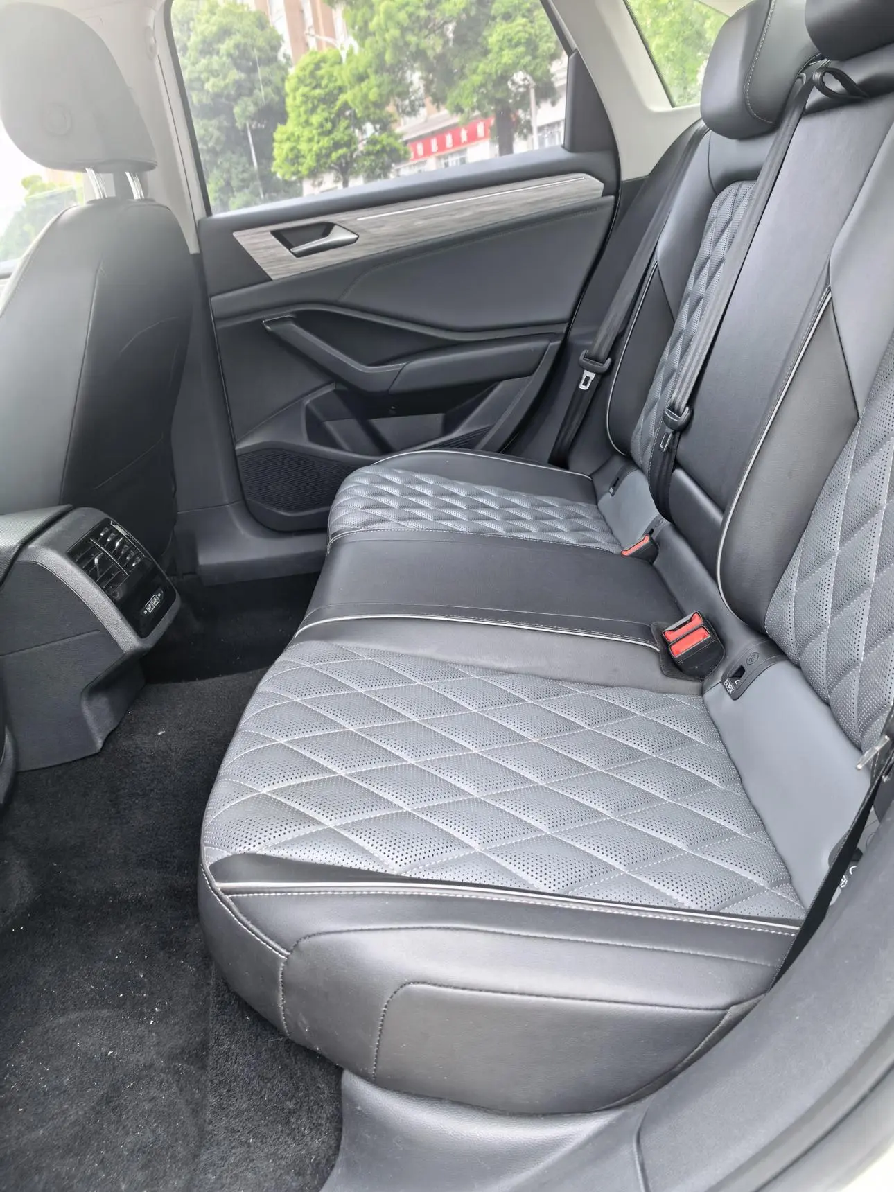 Volkswagen Sagitar 200TSI DSG Flying Edition